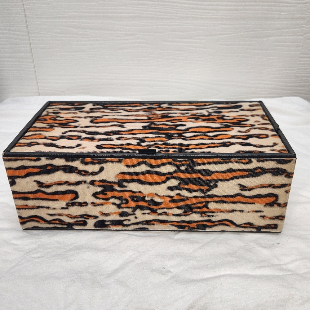 Vtg 70s Faberge Tiger Print Velvet Perfume Box & Lid/Tiger Print Trinket Box